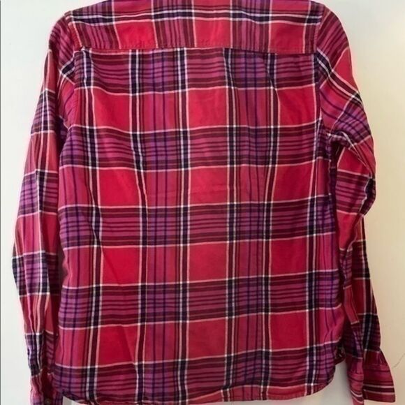 Women’s Flannel American Outfitters button down size Small pink, red & blue - Picture 6 of 8